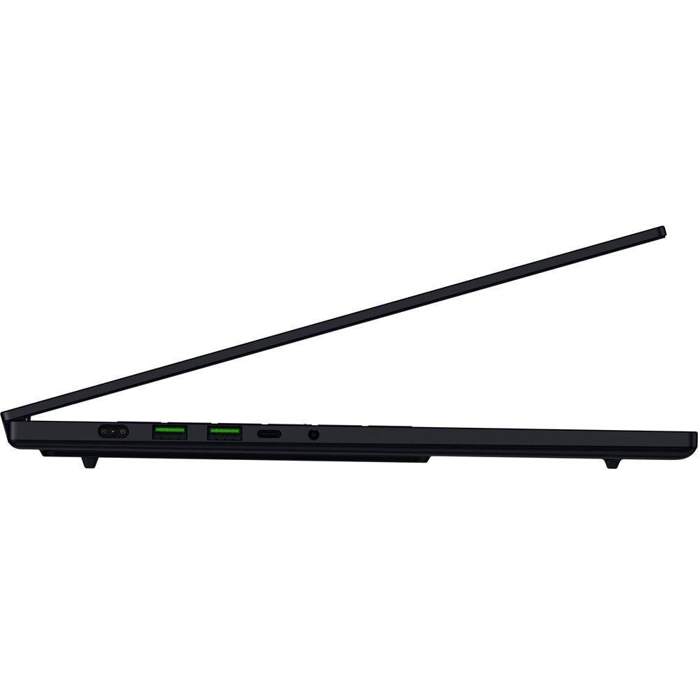 Laptop gaming RAZER Blade 16 review — Imagine 5 Laptop gaming RAZER Blade 16, AMD Ryzen AI 9 370 pana la 5.1GHz, 16" QHD+, 32GB, SSD 2TB, GeForce RTX 5090 24GB, Windows 11 Home, negru — imagine 5