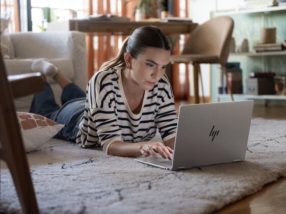 Laptop HP OmniBook X Flip Next Gen AI review Laptop HP OmniBook X Flip Next Gen AI 16-as0022nn cu procesor Intel® Core™ Ultra 7 256V pana la 4.8GHz, 16", 2K, IPS, 16GB LPDDR5x RAM, 2TB SSD, Intel® Arc™ Graphics, Windows 11 Home, Silver — imagine 2