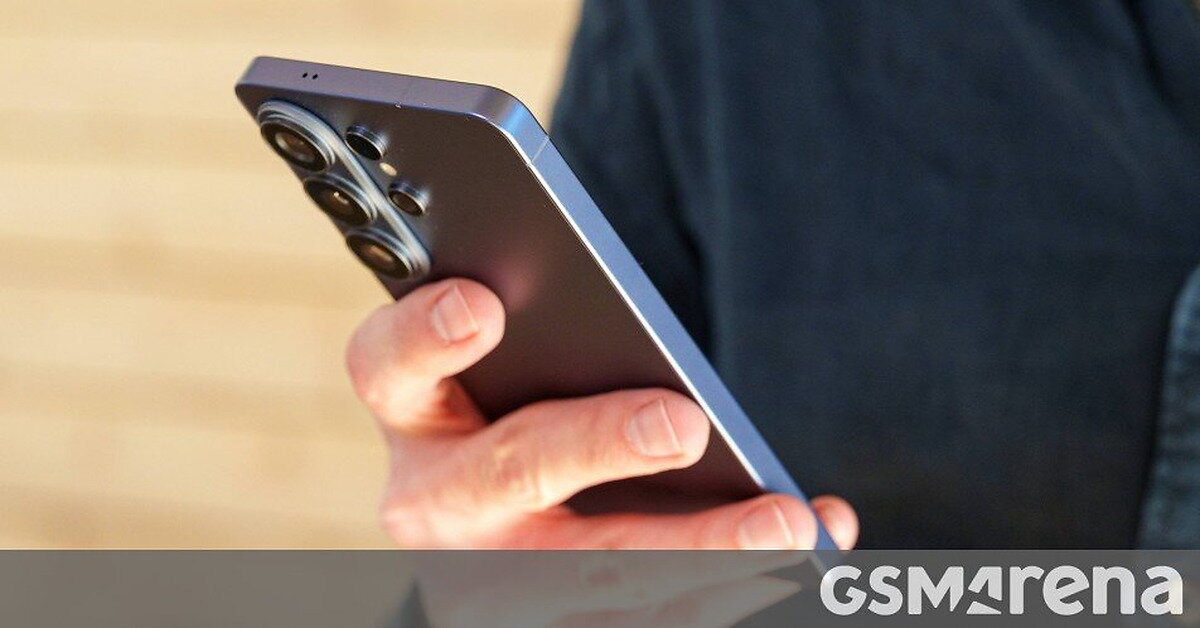 Samsung Galaxy S26 Ultra Samsung Galaxy S26 Ultra: teardown dezvăluie cât de ușor este să înlocuiești bateria