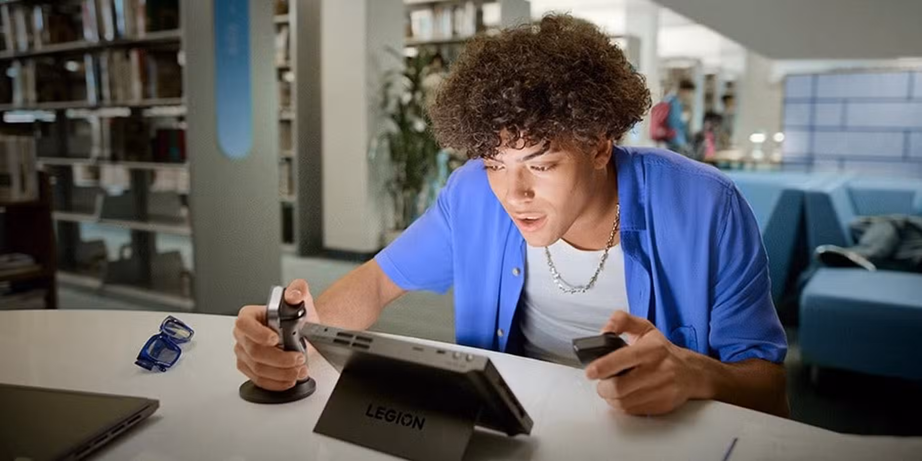 Lenovo Legion GO 2 — Imagine 3 Lenovo Legion GO 2 — Imagine 2
